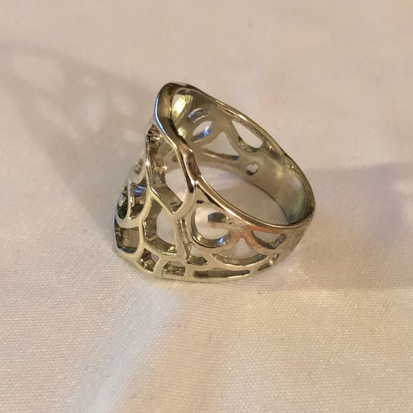 🆓Pretty silver Old Navy ring. - Picture 3 of 8